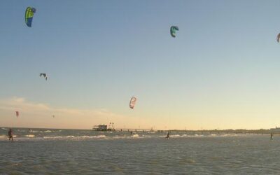 BORA A LIGNANO: WINDSURF E KITE IN MASSA A LIGNANO PINETA