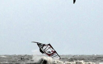 GELO E BORA TAGLIENTE A LIGNANO FEBBRAIO 2012, KITERS IN ACQUA