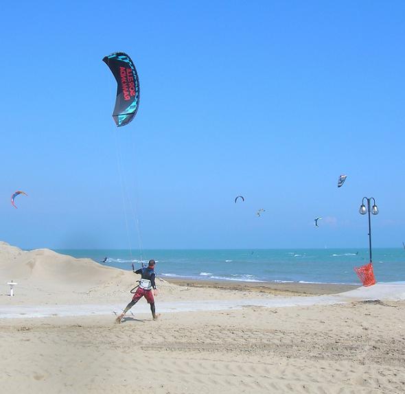 21-22 APRILE: LO SCIROCCO ACCOGLIE GLI SPORTIVI ... LA CITTA' NO!