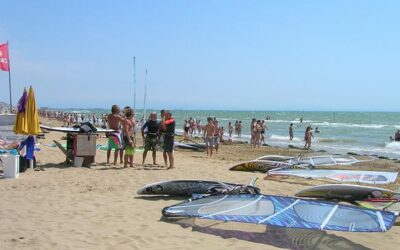 SPORT DI MARE CACCIATI DA LIGNANO: CONTINUANO LE LAMENTELE E LE FUGHE VERSO ALTRI LIDI