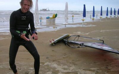 IL MALTEMPO NEL NORD ADRIATICO ATTIRA I WINDSURFERS A LIGNANO