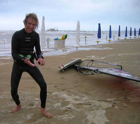 IL MALTEMPO NEL NORD ADRIATICO ATTIRA I WINDSURFERS A LIGNANO