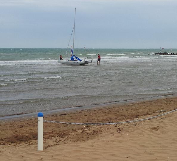 6 GIUGNO A LIGNANO RIVIERA SI RIVEDONO VELE E WINDSURF