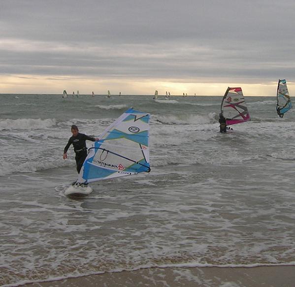 BORA, FREDDO, PIOGGIA A LIGNANO S. NON FERMANO WINDSURF E KITESURF, 23.11.2013