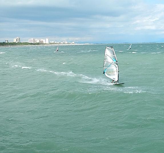 13-14-15 AGOSTO A LIGNANO ALL'INSEGNA DEL VENTO,....ideale per gli sport di mare