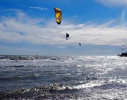 SOLE E BORA A LIGNANO 05.03.2015: IN MARE TAVOLE E VELE