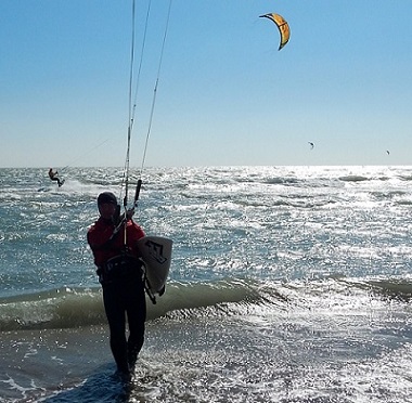 8 MARZO LIGNANESE: ENTUSIASMANTE GIORNATA DI BORA SOLEGGIATA PER KITE E WINDSURF