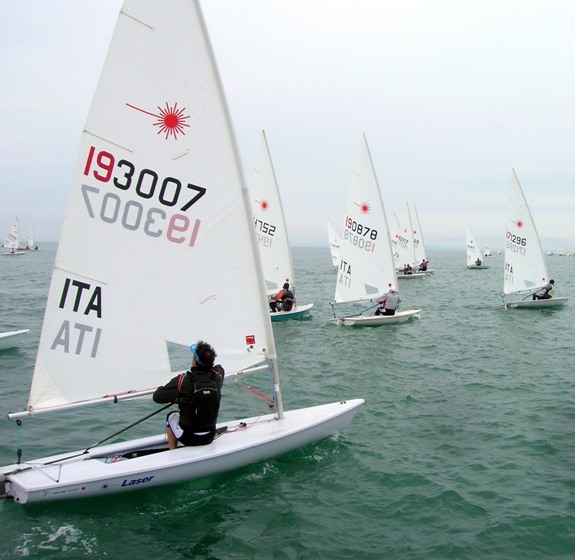 VELA: REGATA LASER 26 APRILE 2015 A LIGNANO S.