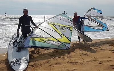 LA BORA INSISTE DA GIORNI A LIGNANO E L'INIZIO DI OTTOBRE E' FESTA PER WINDSURF E KITESURF