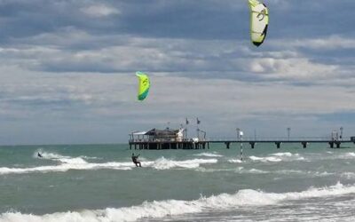 2 MAGGIO ... CONTINUA LA FESTA IN MARE A LIGNANO PER KITESURF E WINDSURF