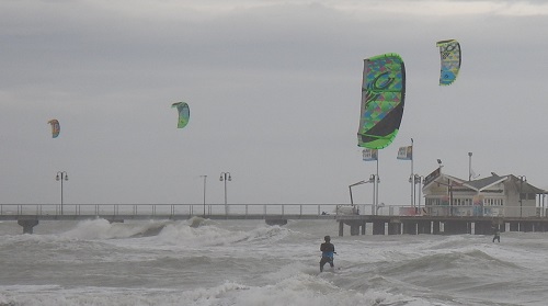 ANCORA SCIROCCO A LIGNANO S (UD) DOMENICA 6 NOVEMBRE:SEMPRE FESTA IN ACQUA PER KITESURF E WINDSURF