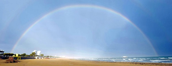 SPLENDIDO ARCOBALENO ASPETTANDO LO SCIROCCO