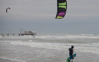 SCIROCCO A LIGNANO S.: KITESURF LIGNANESI IN FESTA 28.02.2017