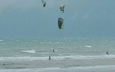 BORA A LIGNANO DOMENICA 26 MARZO 2017: KITE E WINDSURF IN FESTA