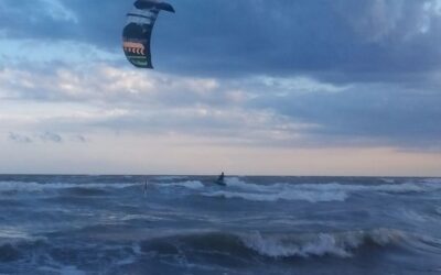 MALTEMPO E VENTO 1 settembre: KITERS IN ACQUA ...MA DOVE?