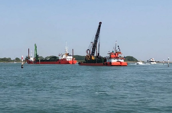 DRAGAGGI PASSI MARITTIMI PORTO LIGNANO e TAGLIAMENTO, PUNTA FARO: CONTINUANO I LAVORI 2018