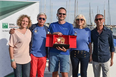 Vele epoca: Serenity conquista il Trofeo Principato di Monaco a Venezia