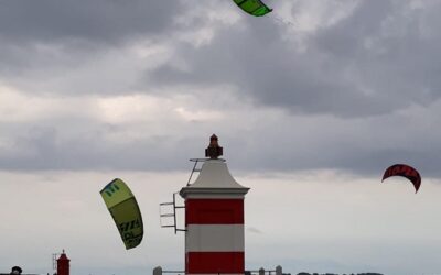 1 settembre: vento e temporali non fermano i kiters a Lignano