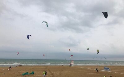 Festa per tavole e vele a #Lignano Sabbiadoro (UD) sabato 22 settembre: vento per i kiters