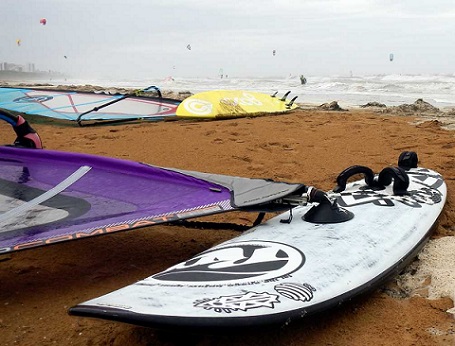 Allerta meteo e Scirocco 28/10/18: adrenalina per windsurf e kitesurf