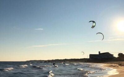 Bora, sole, freddo: kiters in acqua a Lignano S. 28.11.2018