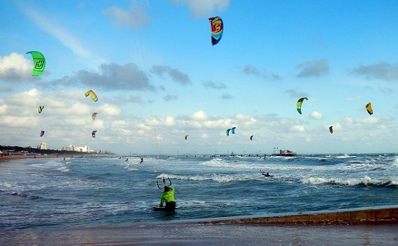 Ancora bora a Lignano 30.03.2020 ... NON SI ESCE in mare in vista di rosei scenari