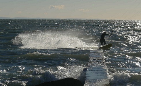 Bora e sole a Lignano: giornata spettacolare in mare