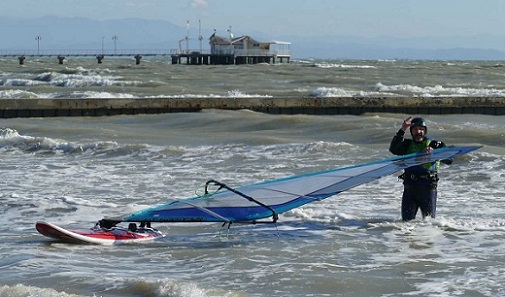 Ancora bora e sole: si festeggia in mare domenica 28 febbraio