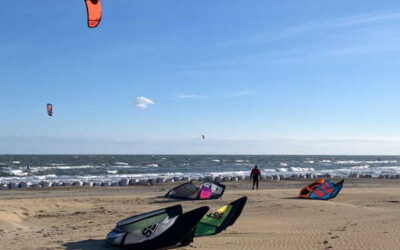 9° giorno di bora consecutiva a Lignano: sempre tante vele e tavole in mare