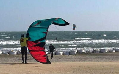 Bora e gelo a Lignano: sempre in mare con tavole e vele