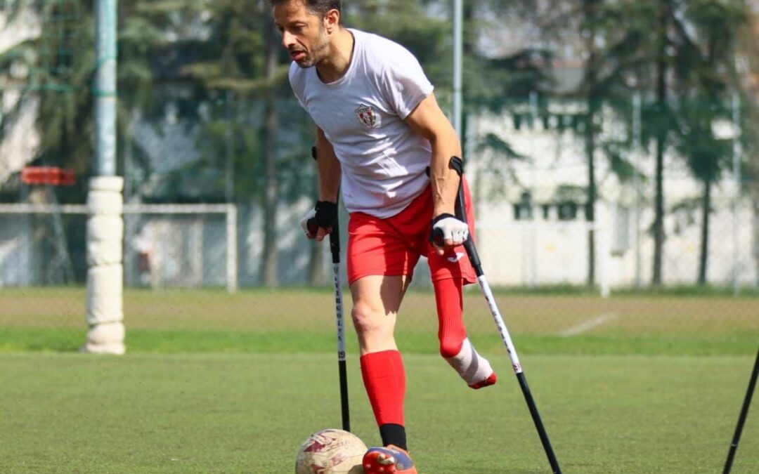 Zaral Virgolin: un poliedrico atleta e volontario all’Europa League di calcio amputati.