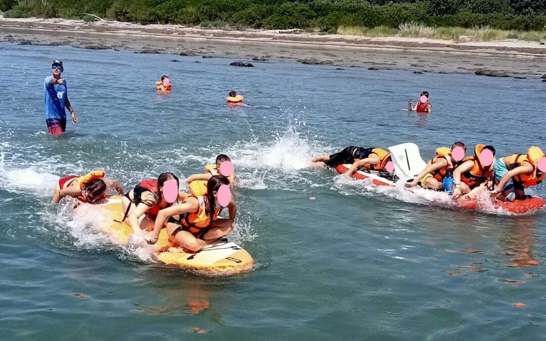 Le nuove generazioni si avvicinano agli sport di mare. Intense giornate tra gioco e prove pratiche.