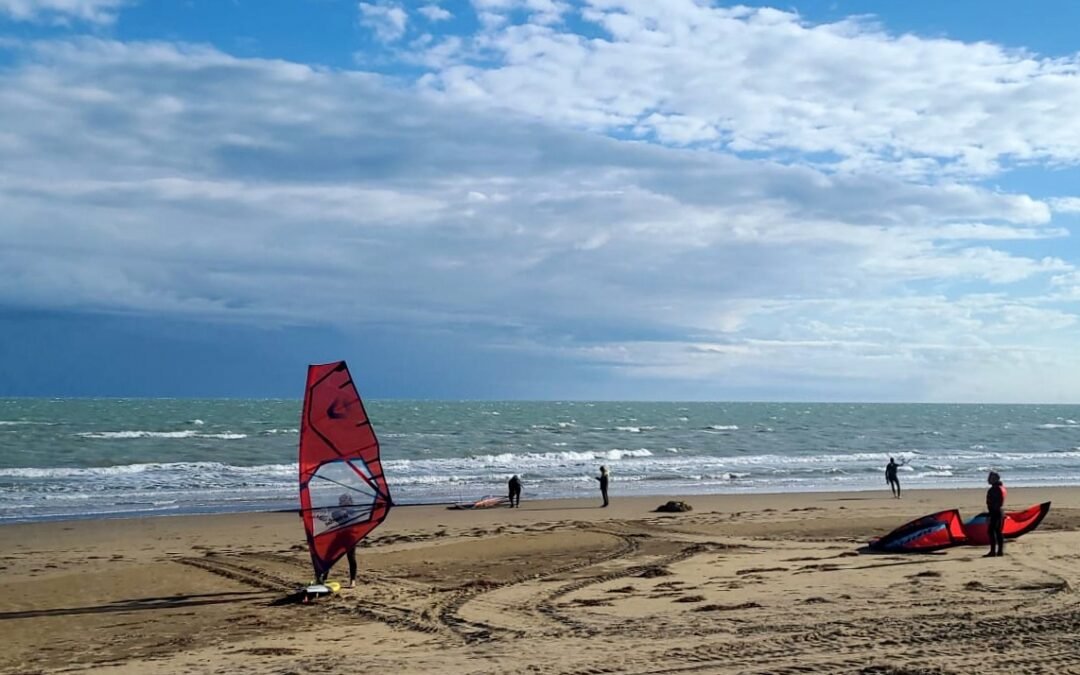 Ieri scirocco, oggi bora: sempre in mare gli sportivissimi del vento